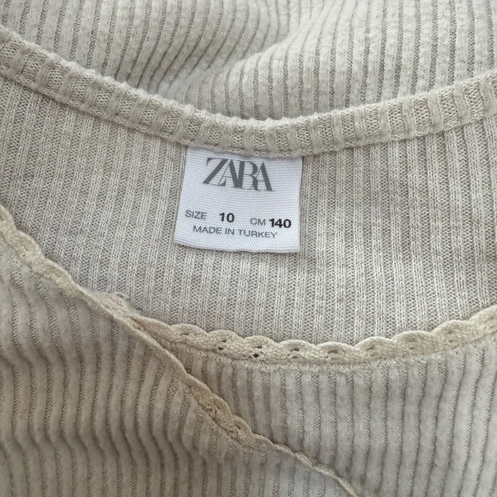 Zara Kids Light Gray Long Sleeve Tee